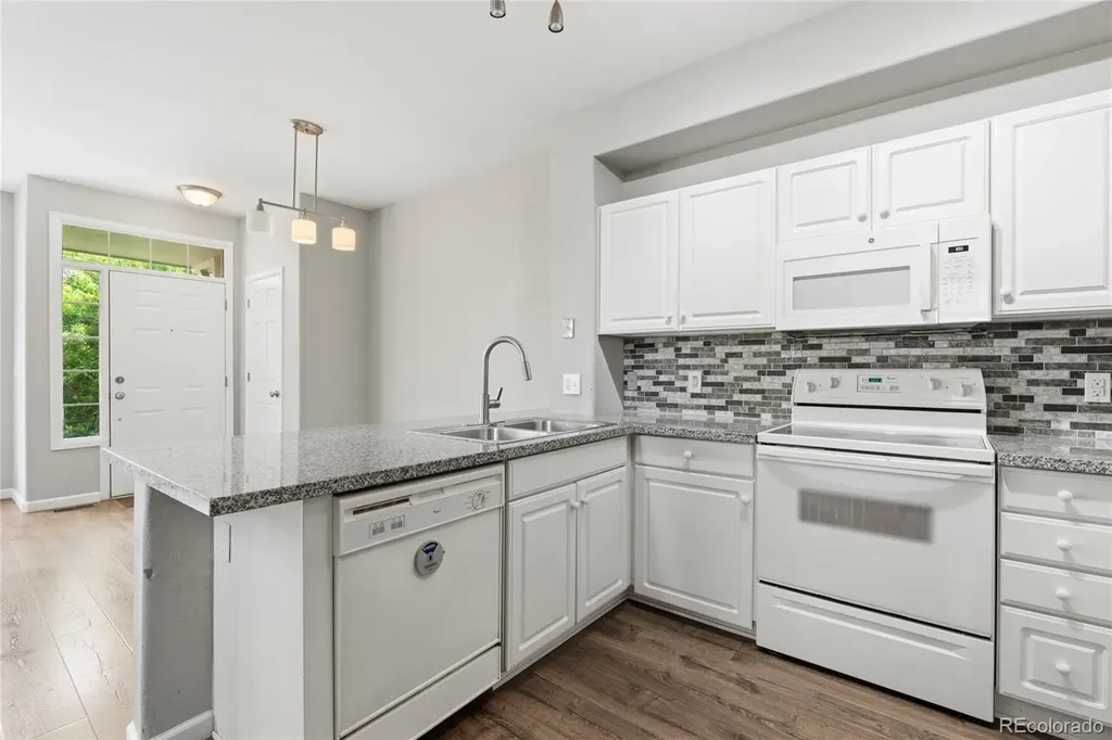 5555 E Briarwood Avenue Centennial CO 80122