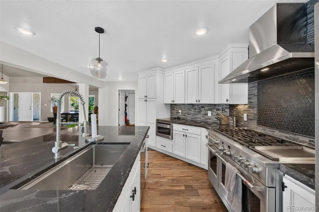 8 Silver Aspen Littleton CO 80127