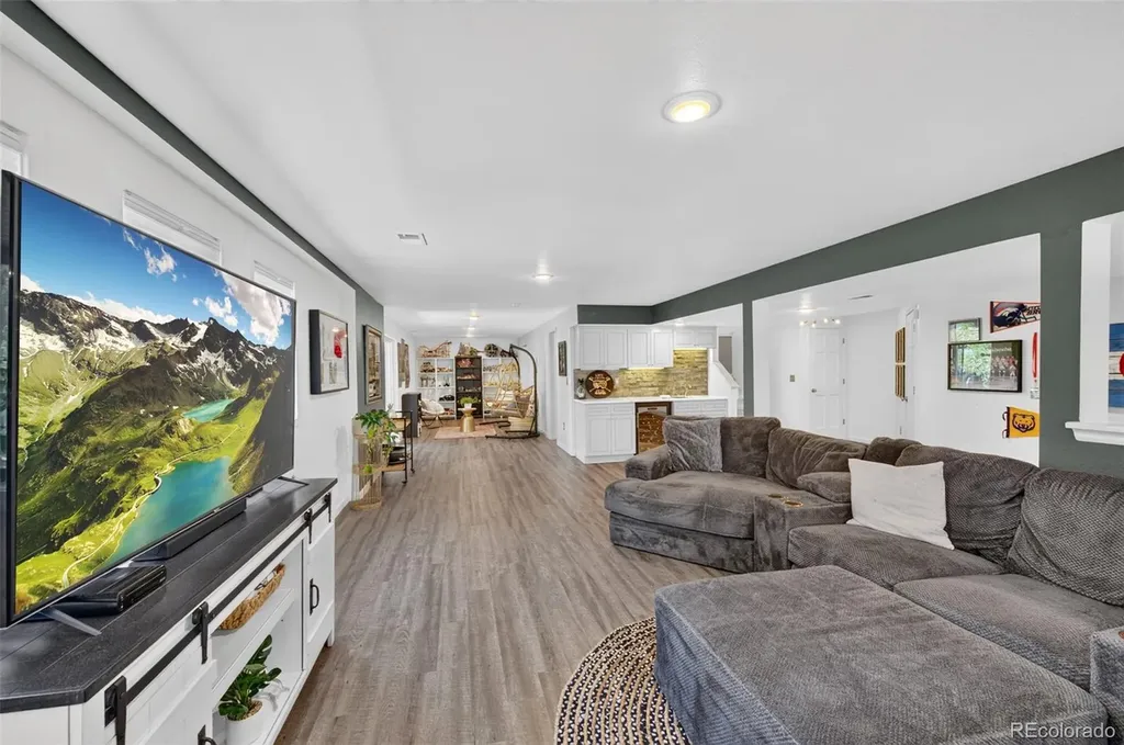 8 Silver Aspen Littleton CO 80127