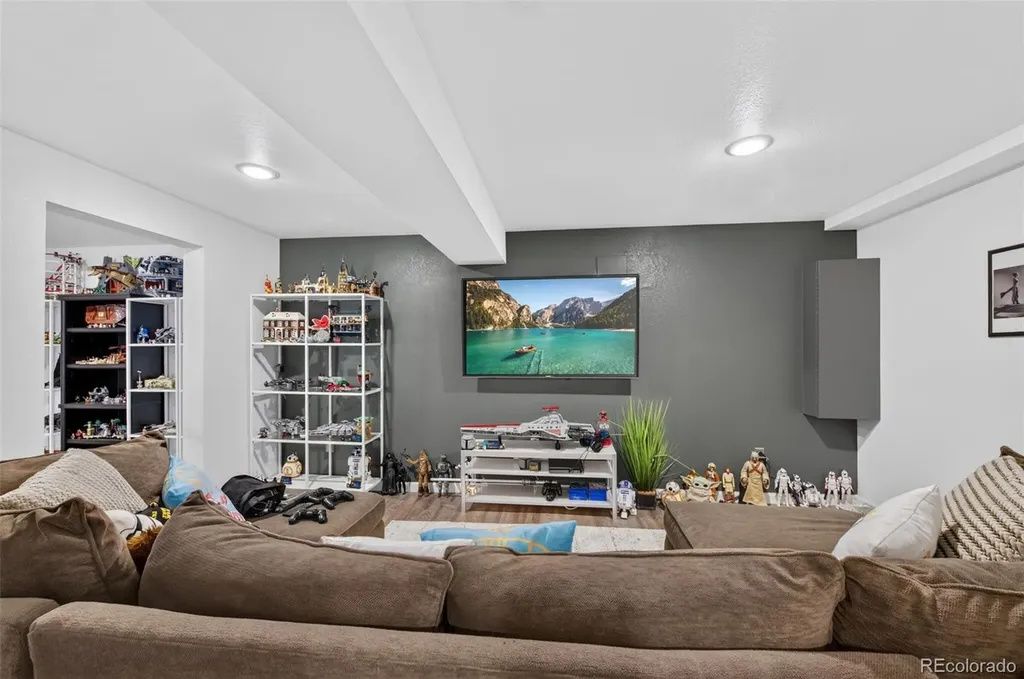 8 Silver Aspen Littleton CO 80127