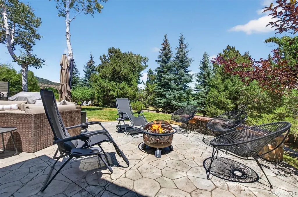 8 Silver Aspen Littleton CO 80127