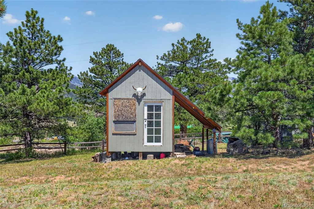 109 Button Rock Road Lyons CO 80540