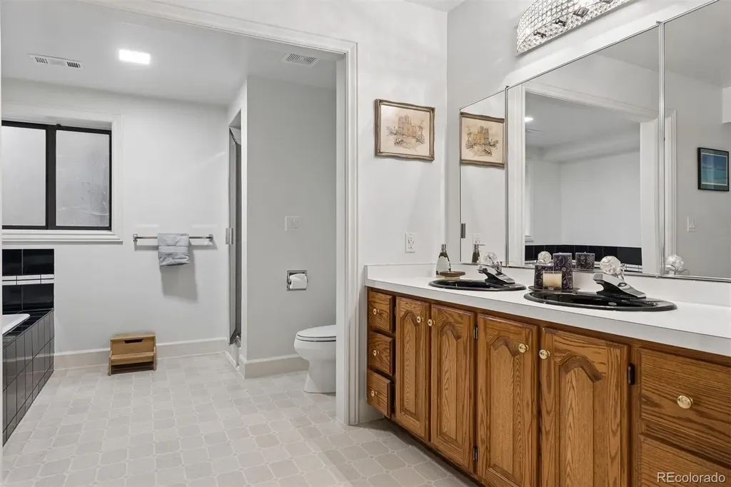 15 Mockingbird Lane Englewood CO 80113