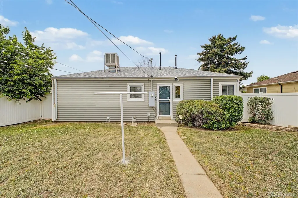 1156 Lansing Street Aurora CO 80010
