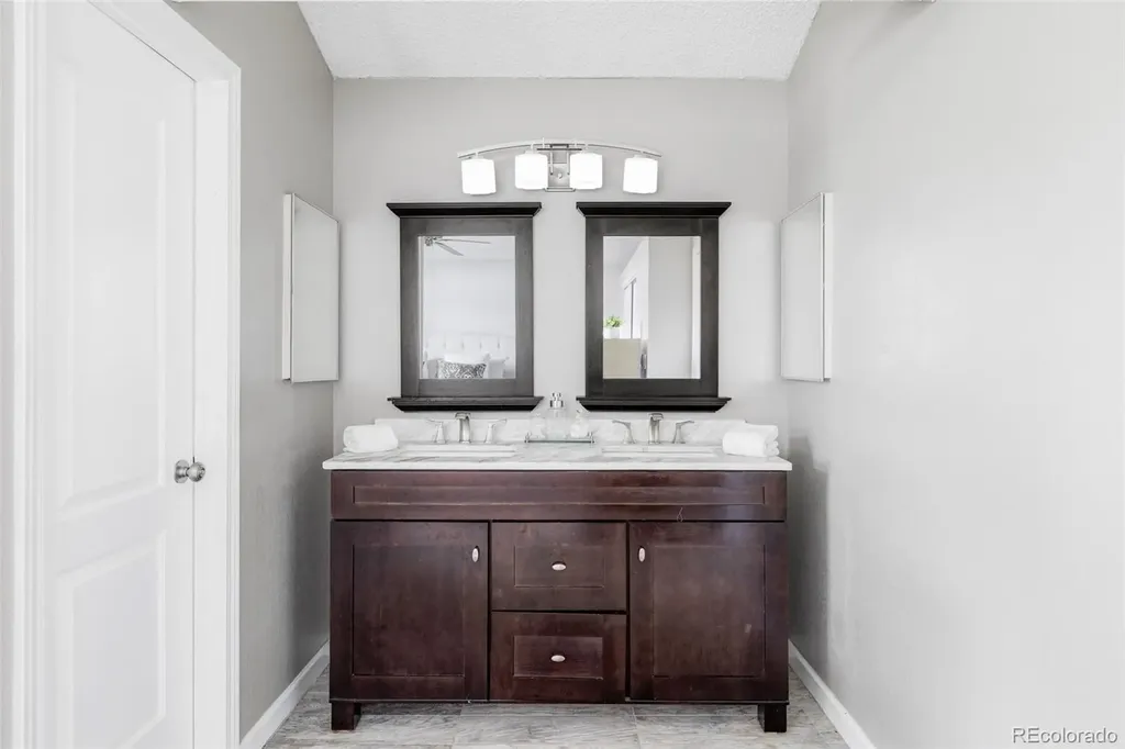 552 W Jamison Place Littleton CO 80120