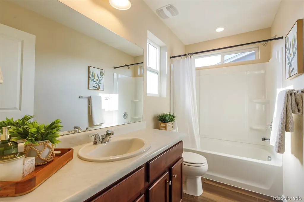 21719 E Quincy Circle Aurora CO 80015