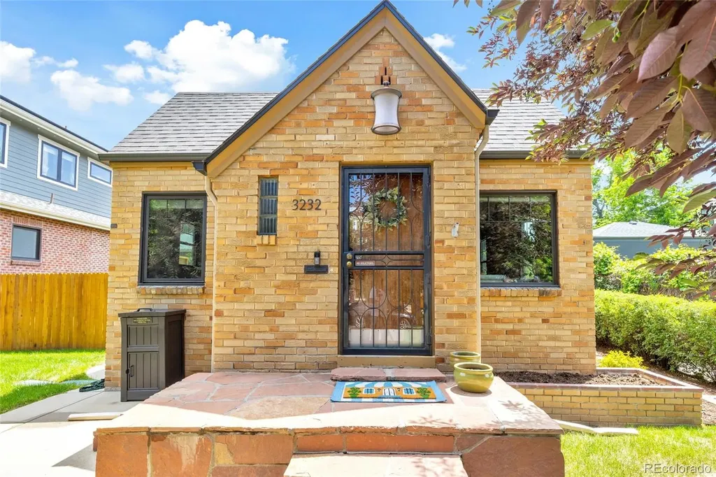 3232 W Scott Place Denver CO 80211