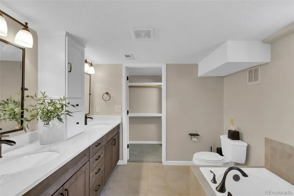 3232 W Scott Place Denver CO 80211
