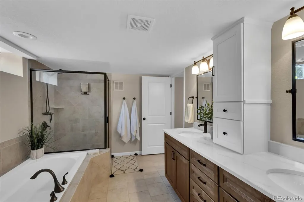 3232 W Scott Place Denver CO 80211