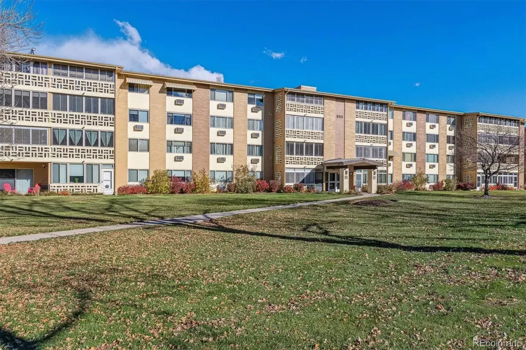 690 S Alton Way Denver CO 80247