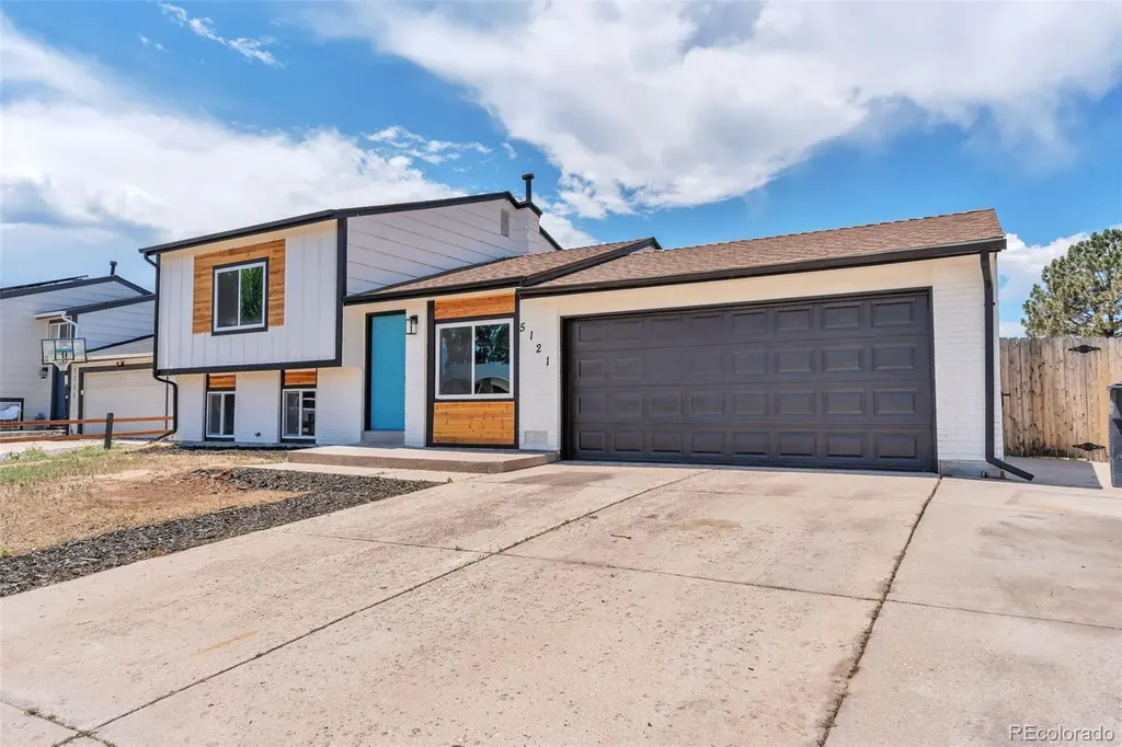 5121 Dillon Street Denver CO 80239