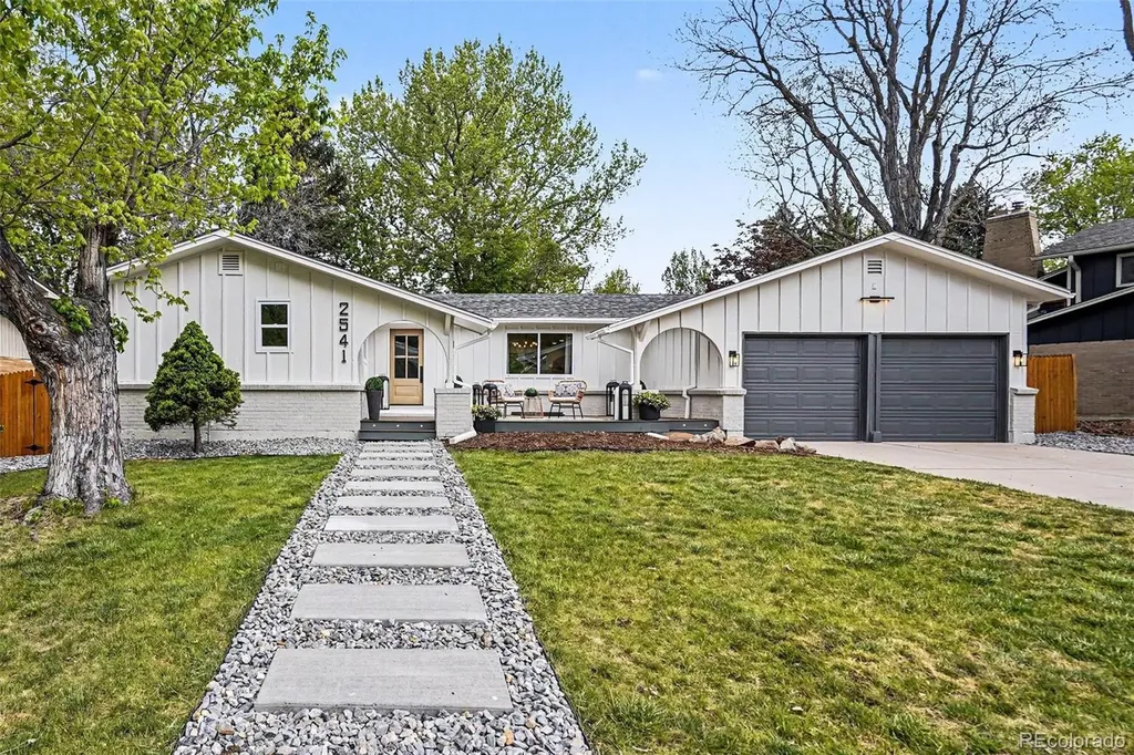 2541 S Yarrow Street Lakewood CO 80227