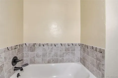 6043 S Glencoe Way Centennial CO 80121