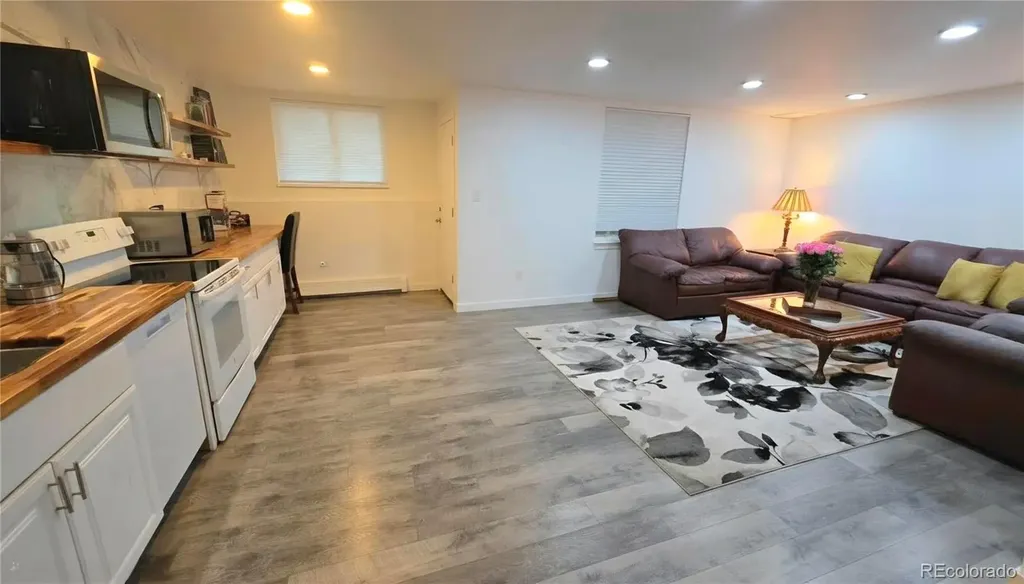 1525 S Holly Street Denver CO 80222