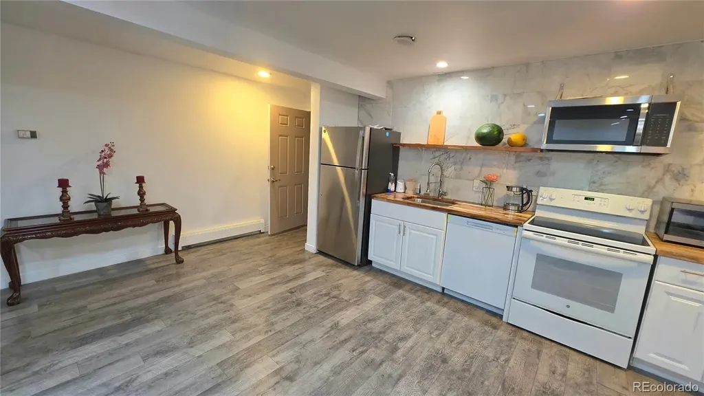 1525 S Holly Street Denver CO 80222