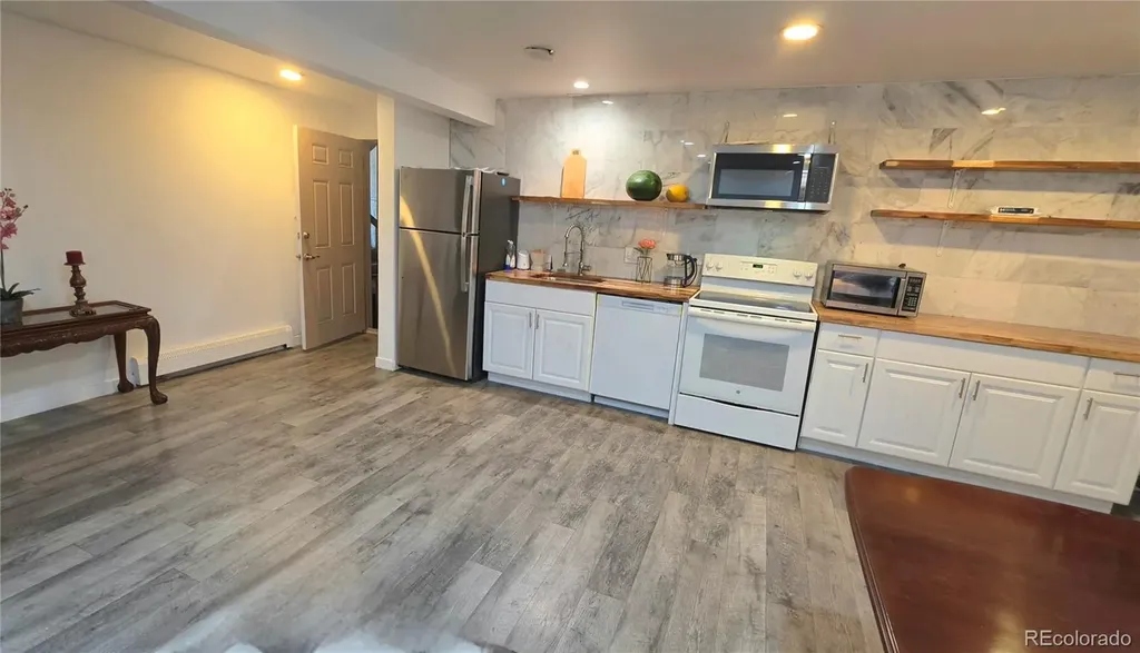 1525 S Holly Street Denver CO 80222