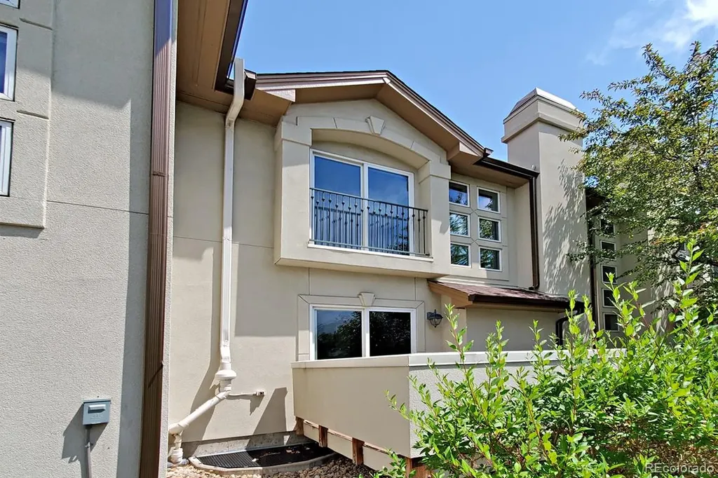 6697 S Forest Way Centennial CO 80121