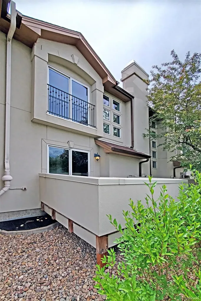 6697 S Forest Way Centennial CO 80121