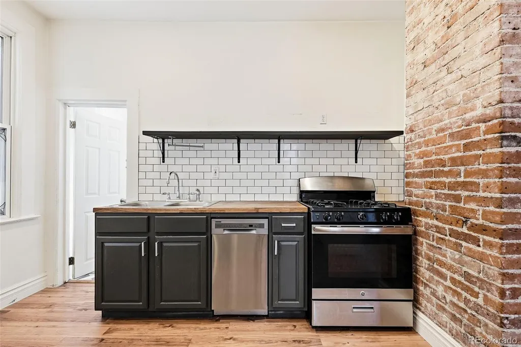 3251 Lawrence Street Denver CO 80205