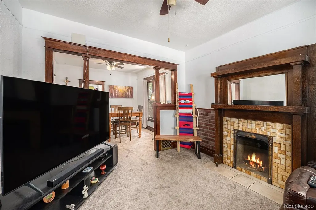4536 Beach Court Denver CO 80211