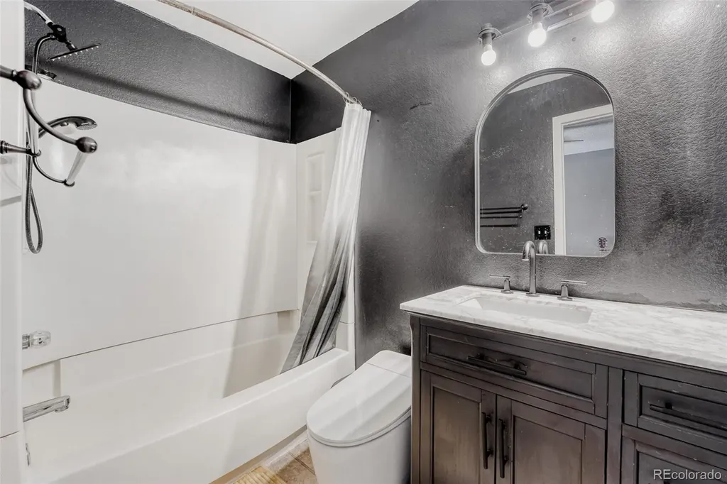 2624 S Gibralter Street Aurora CO 80013