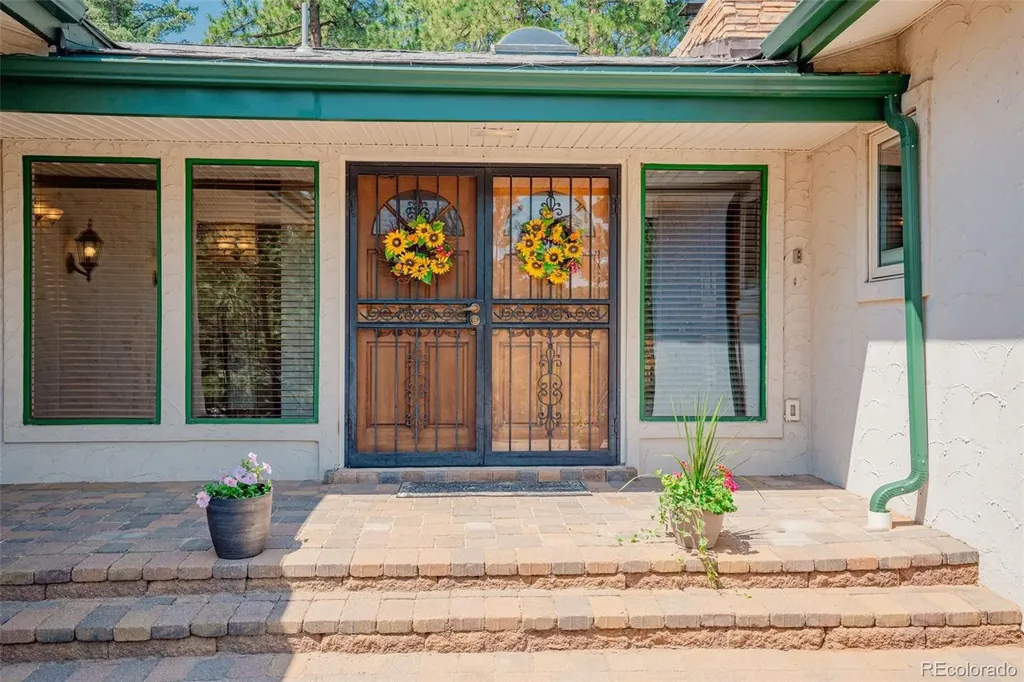 8057 Bannock Drive Larkspur CO 80118