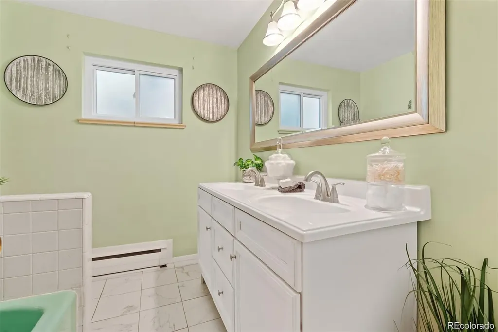 2311 S Jasmine Place Denver CO 80222