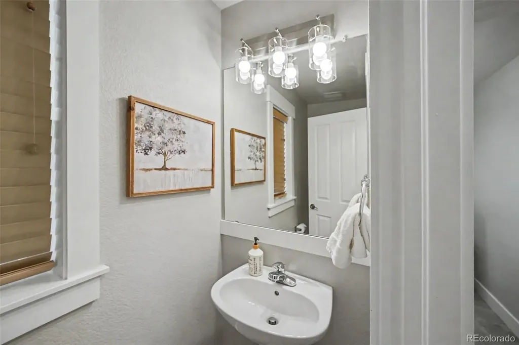 3156 Elmira Court Denver CO 80238