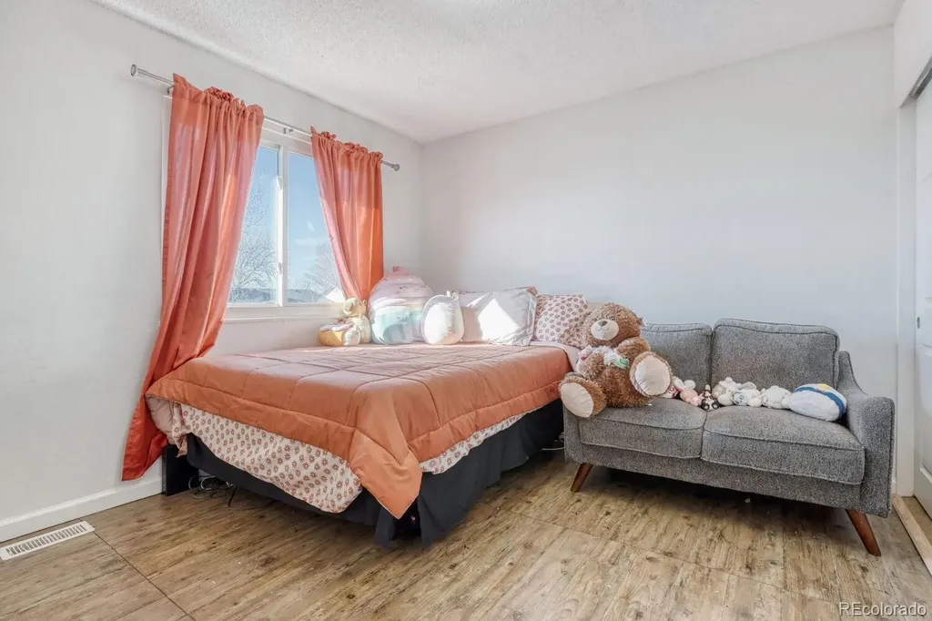 5303 Elkhart Denver CO 80239