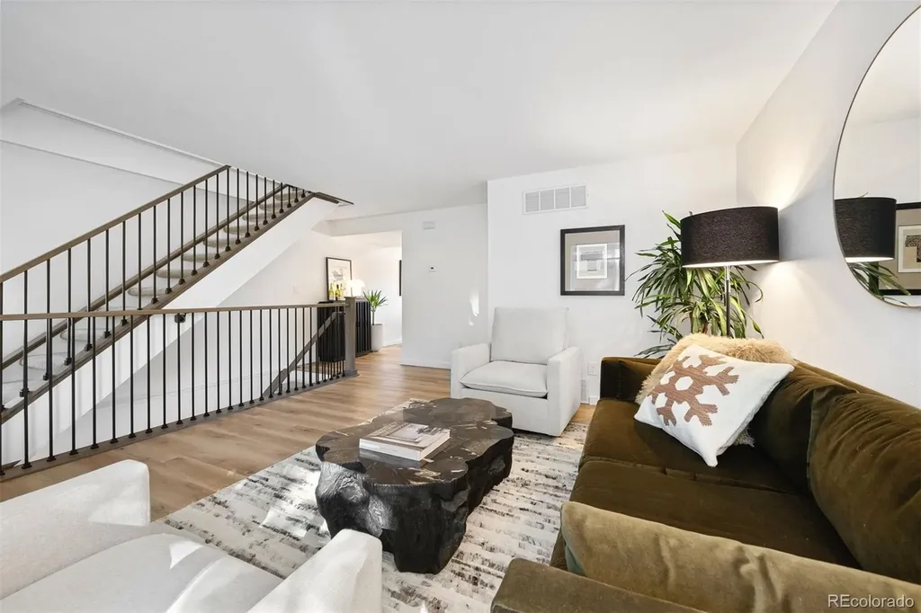 4202 E Maplewood Way Centennial CO 80121