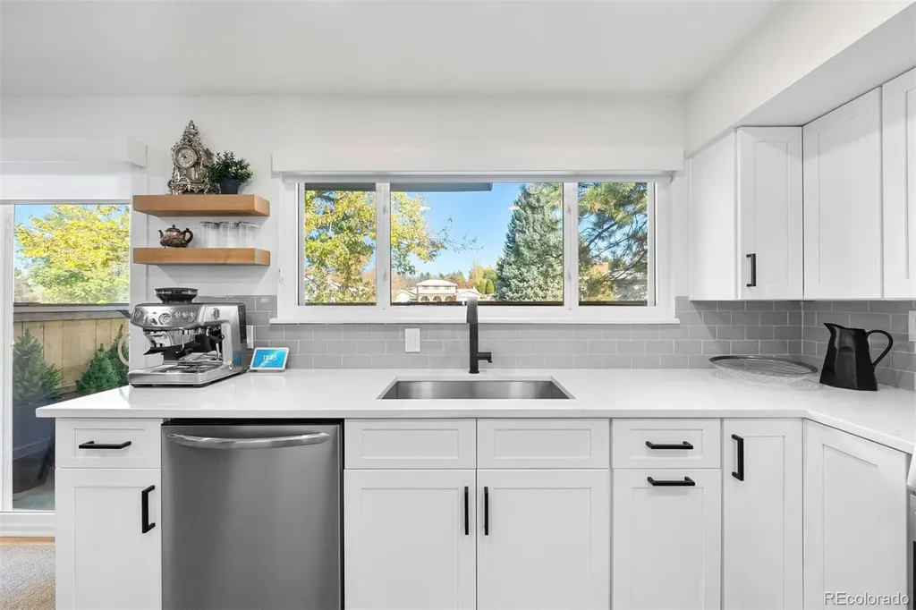 4202 E Maplewood Way Centennial CO 80121