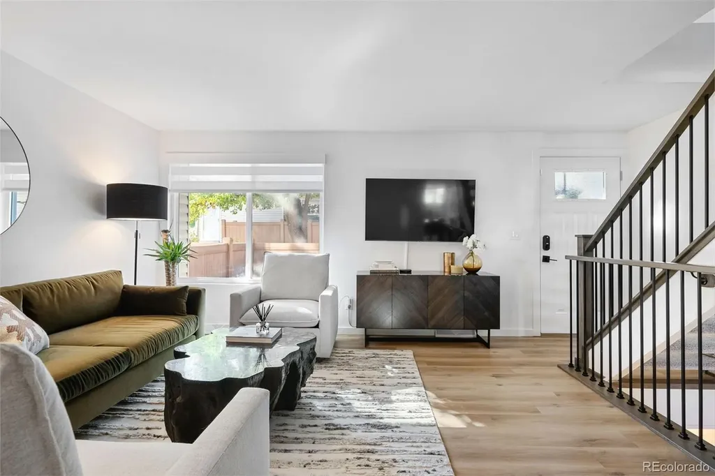 4202 E Maplewood Way Centennial CO 80121