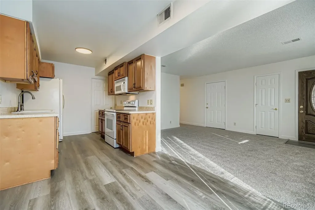 9864 Orangewood Drive Denver CO 80260
