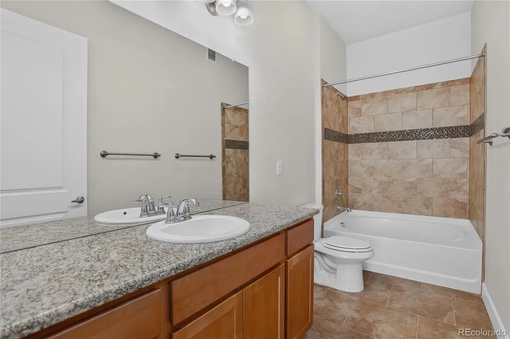 301 Inverness Way Englewood CO 80112