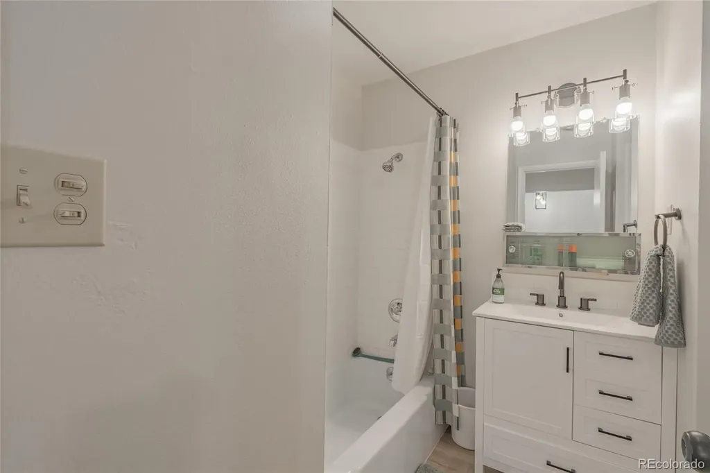 6727 Dale Road Colorado Springs CO 80915
