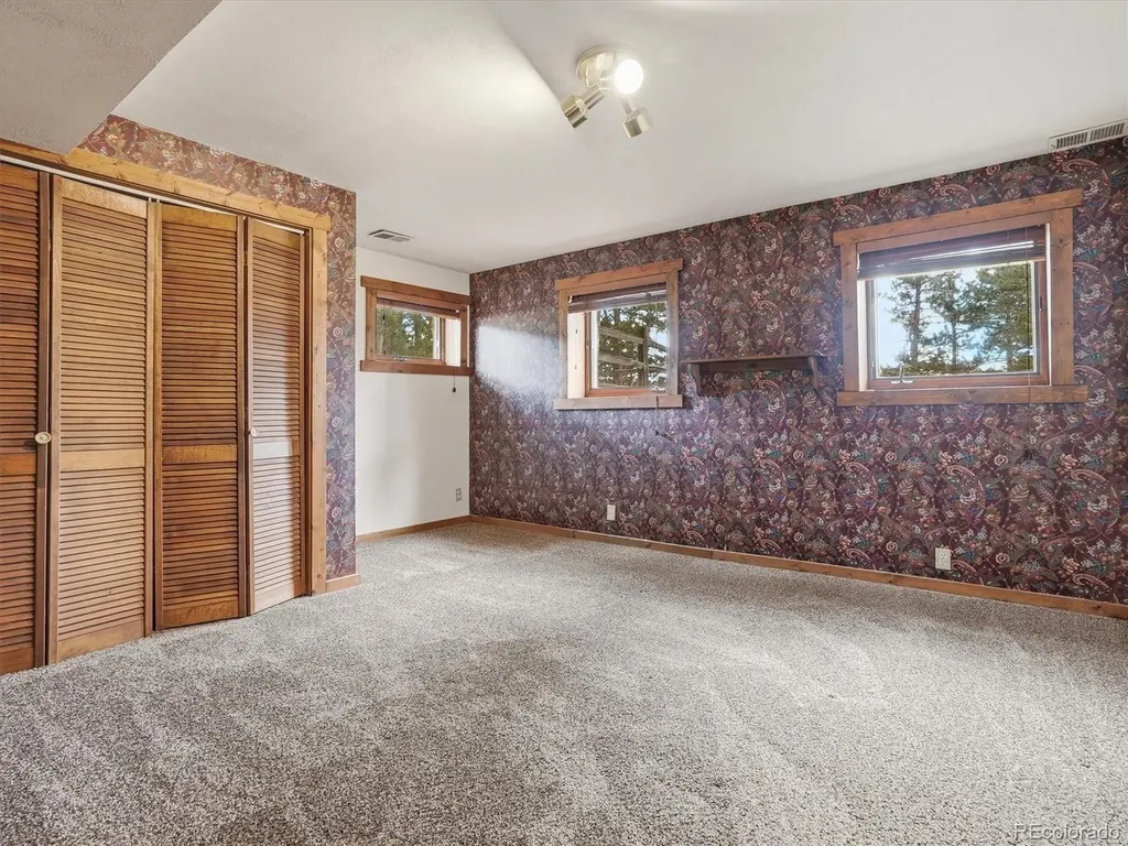 23231 Maricopa Road Indian Hills CO 80454