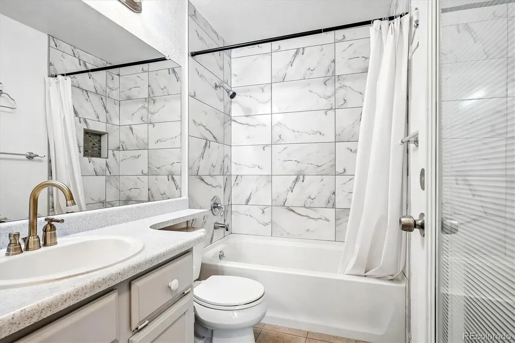 661 S Jasper Street Aurora CO 80017