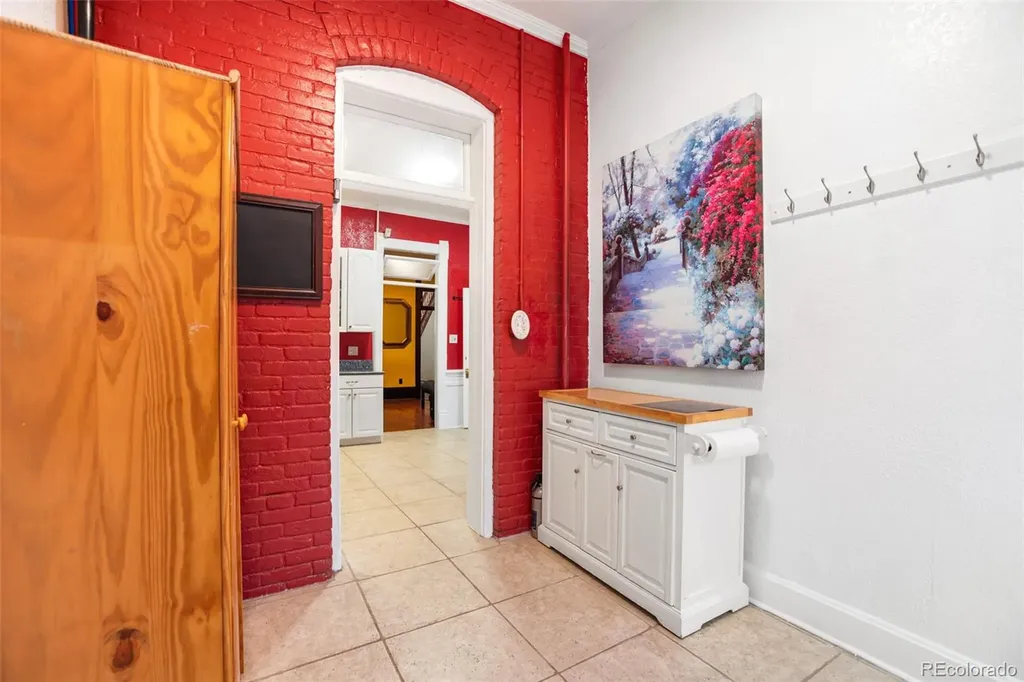 2623 Stout Street Denver CO 80205