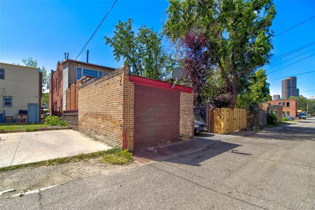2623 Stout Street Denver CO 80205