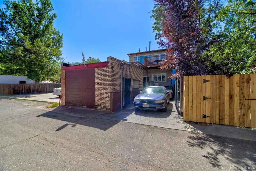2623 Stout Street Denver CO 80205