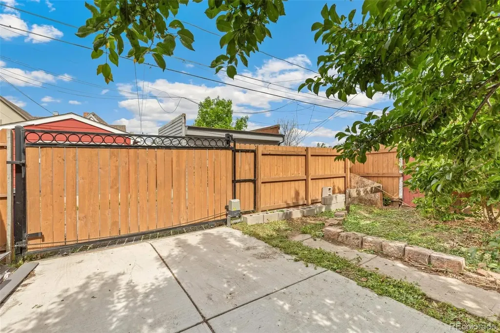 2535 N Gilpin Street Denver CO 80205