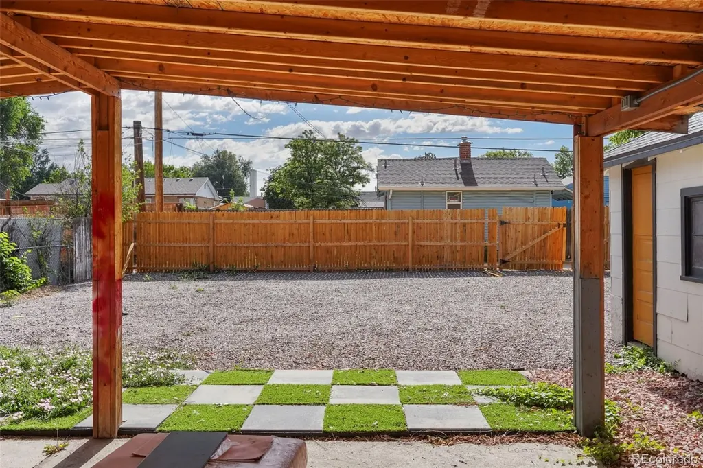 1530 Geneva Street Aurora CO 80010