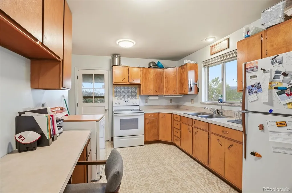 832 Fox Hill Court Boulder CO 80303