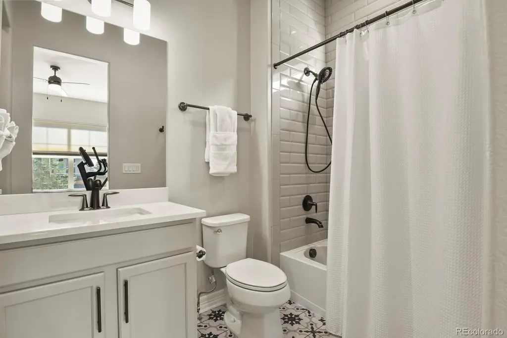 27500 E Lakeview Drive Aurora CO 80016
