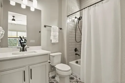 27500 E Lakeview Drive Aurora CO 80016