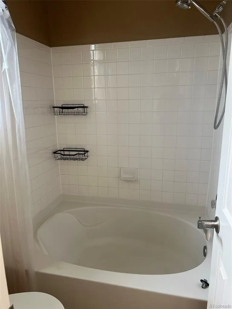 220 Granby Way Aurora CO 80011