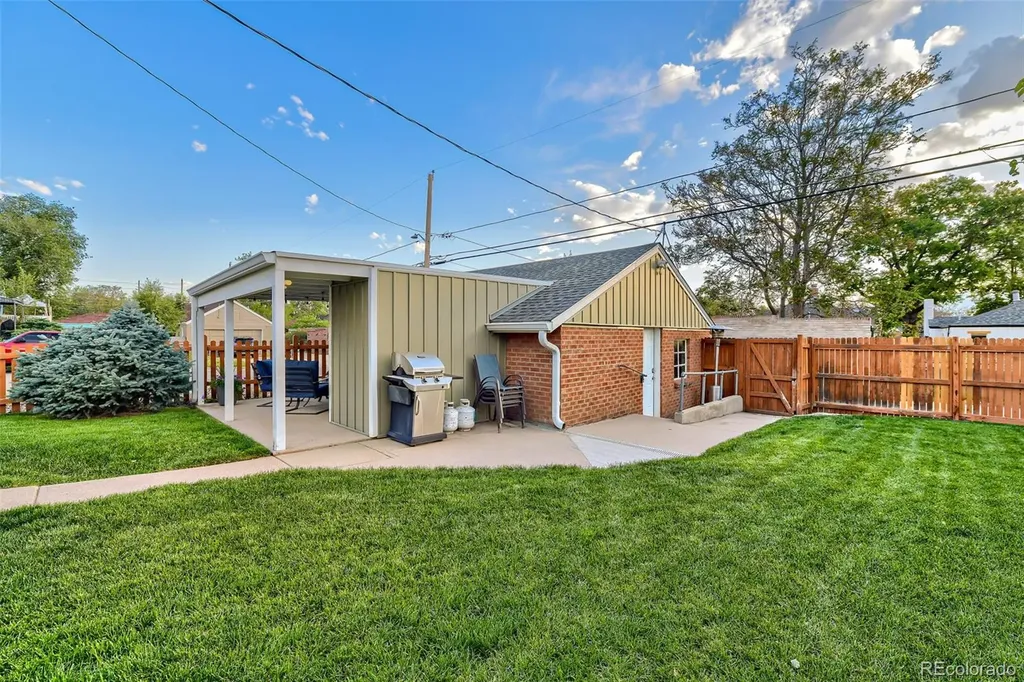 3505 N Steele Street Denver CO 80205