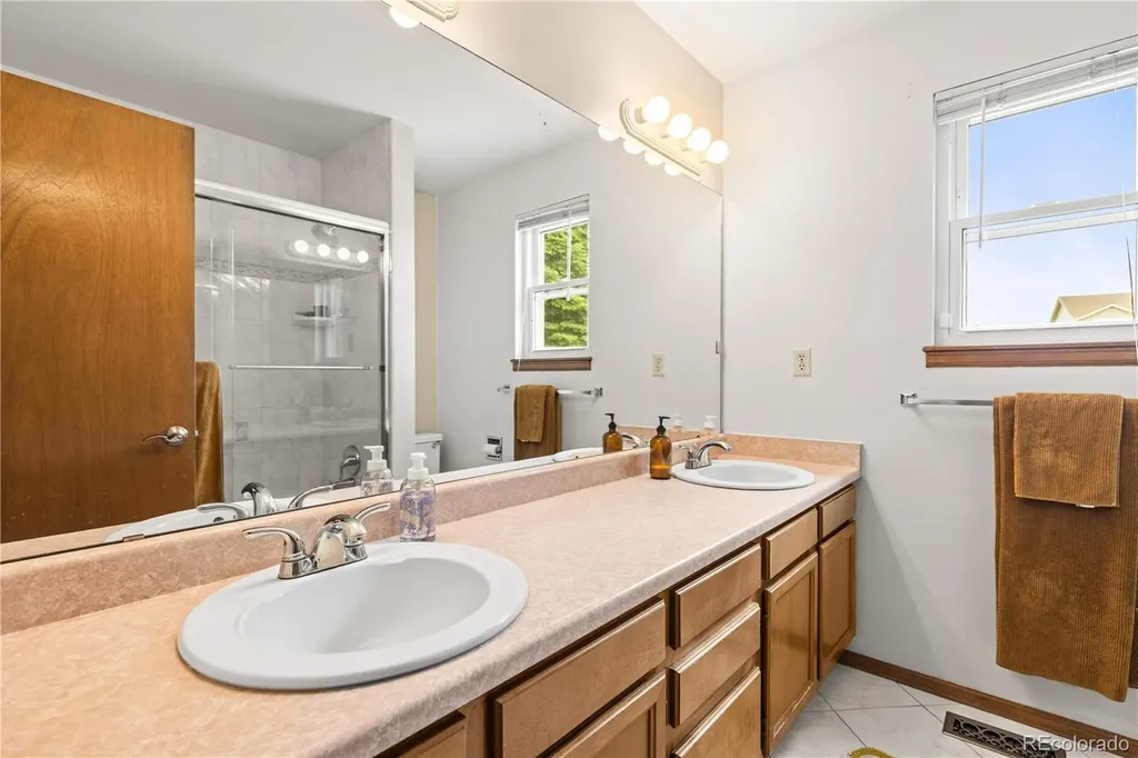 3733 W Union Avenue Denver CO 80236