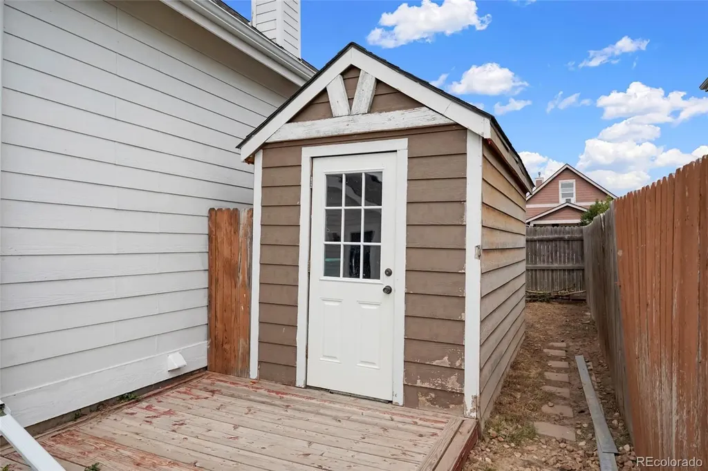 3005 Quarterland Street Strasburg CO 80136