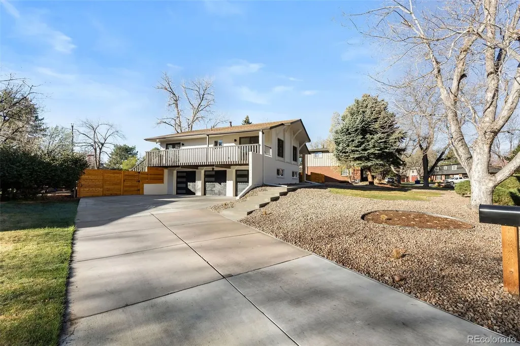 5366 W Portland Drive Littleton CO 80128